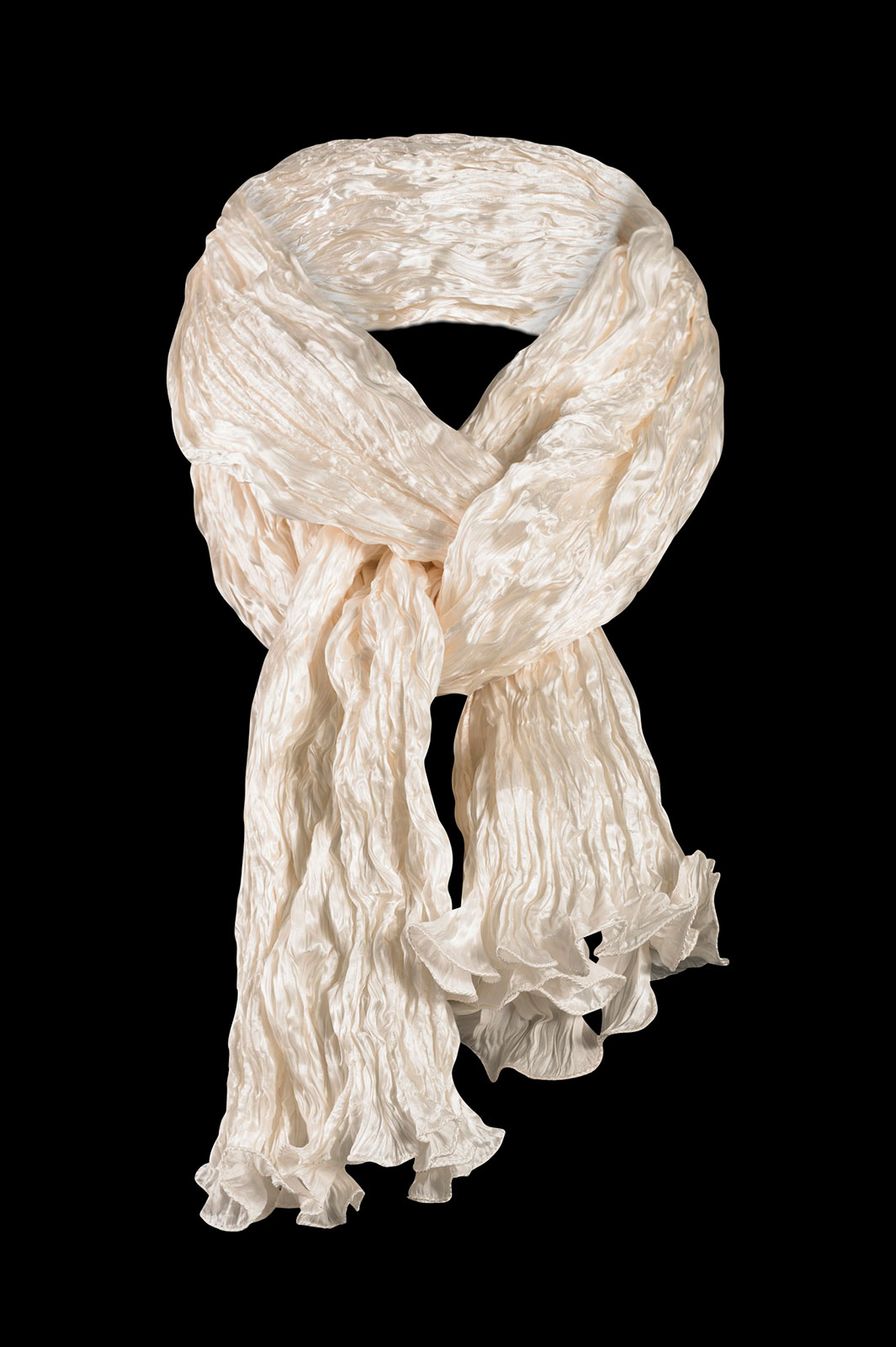 This scarf uses Fortuny’s own techniques, which we spent years discovering and mastering.
