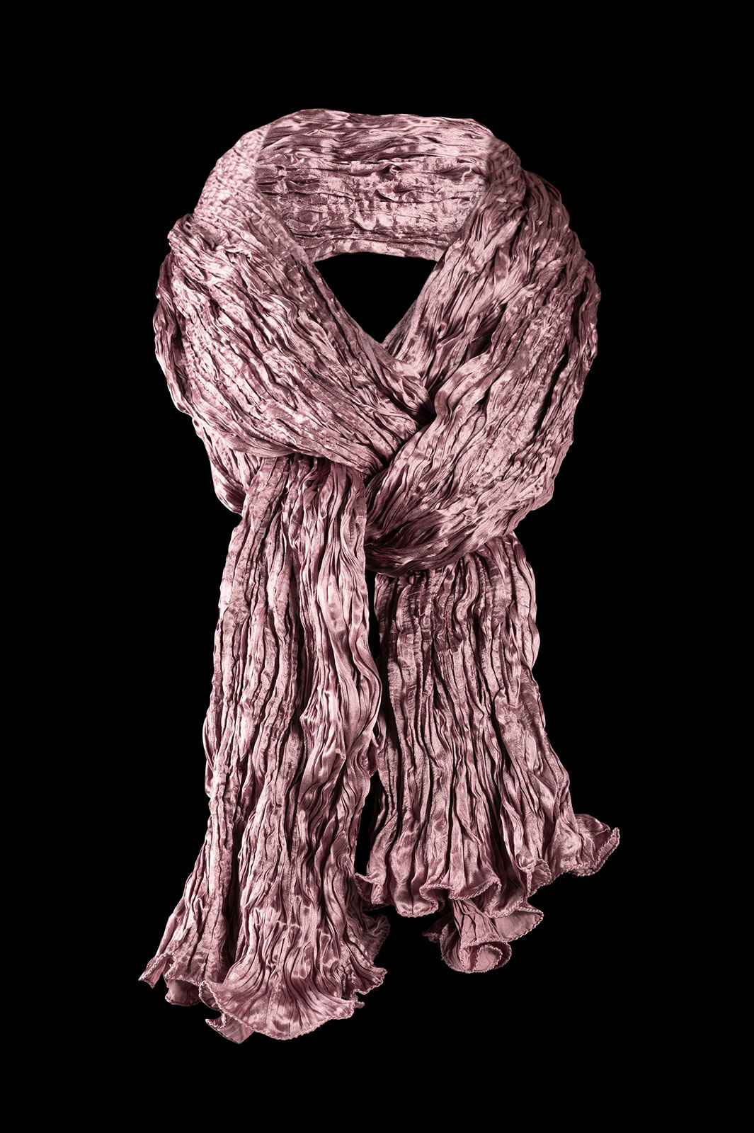 This scarf uses Fortuny’s own techniques, which we spent years discovering and mastering.