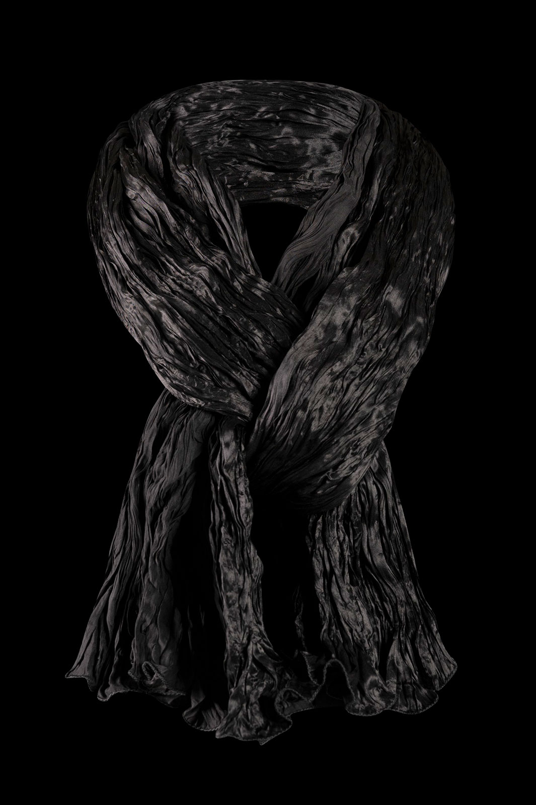This scarf uses Fortuny’s own techniques, which we spent years discovering and mastering.