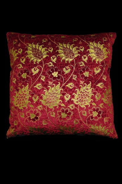 Fortuny Bucintoro square dark red printed velvet cushion front