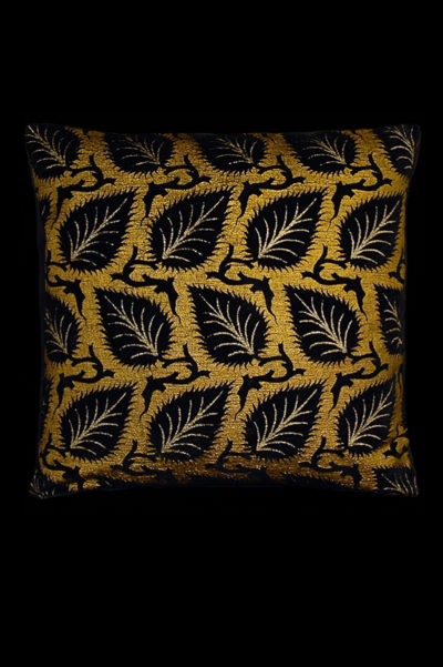 Fortuny Heliantus square black printed velvet cushion front