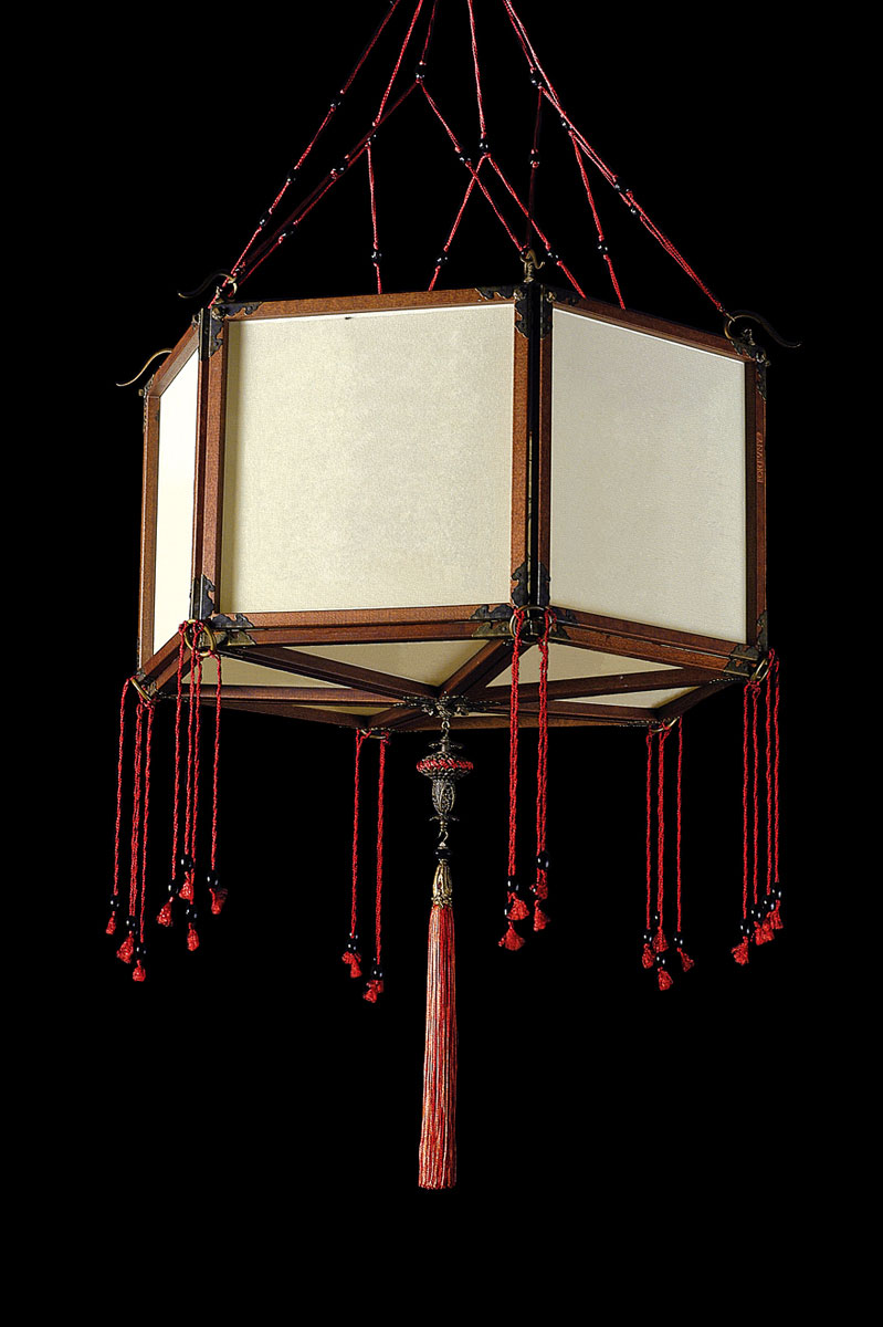 Fortuny Concubine Loto plain silk lamp with wooden structure