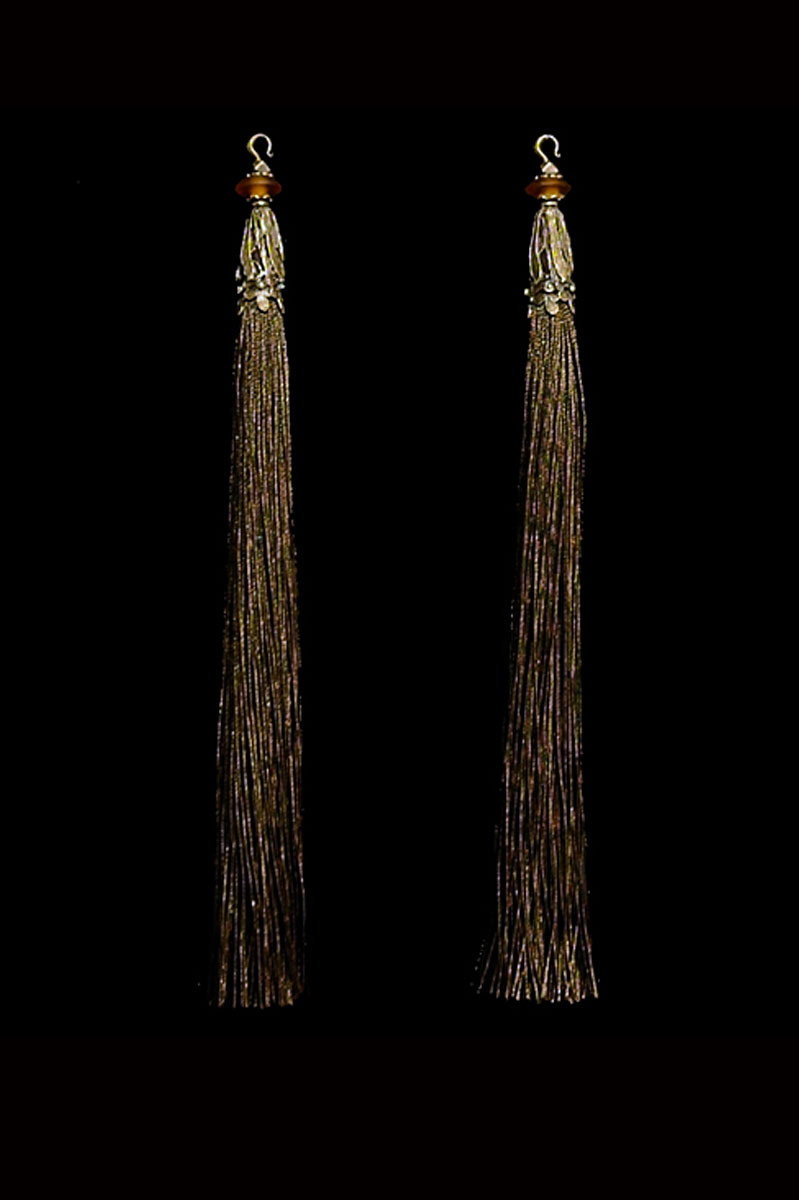 Venetia Studium couple of sepia hook tassels