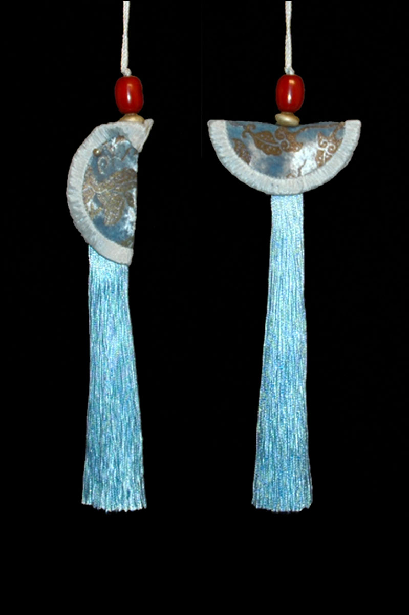 Venetia Studium couple of baby blue Geisha & Samurai key tassels