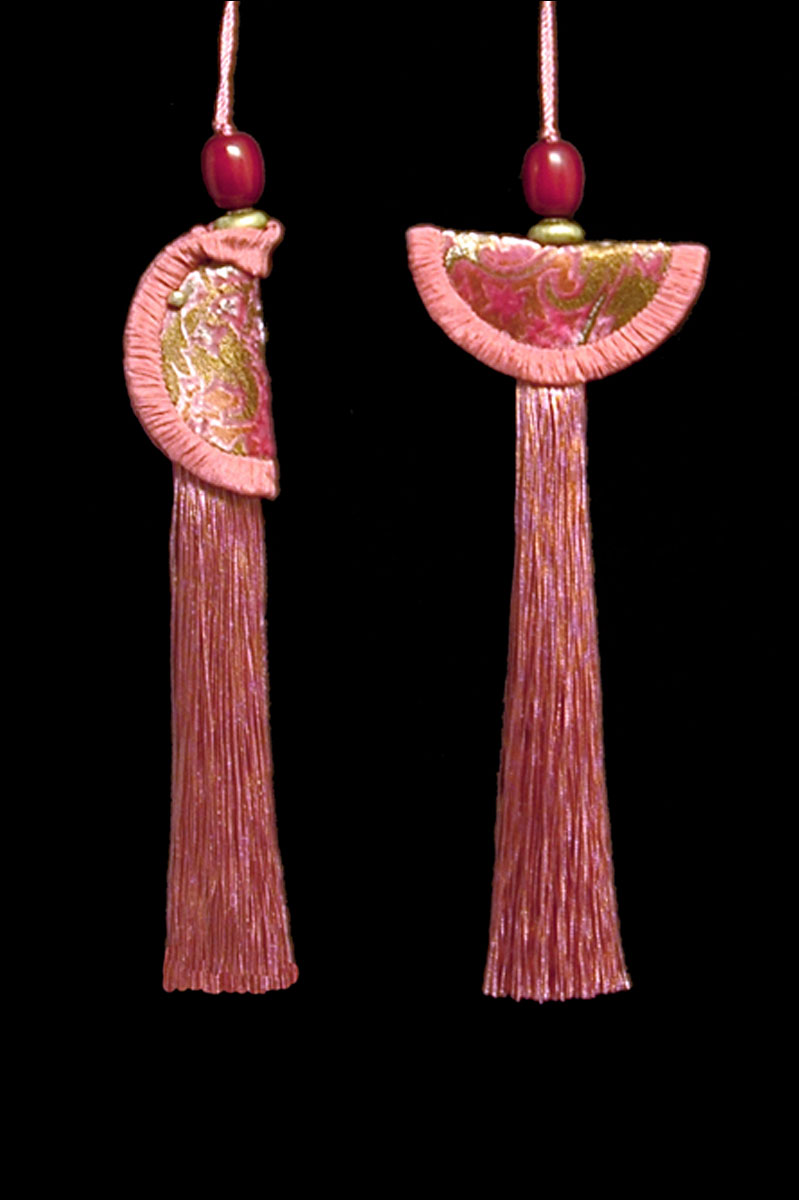 Venetia Studium couple of old rose Geisha & Samurai key tassels