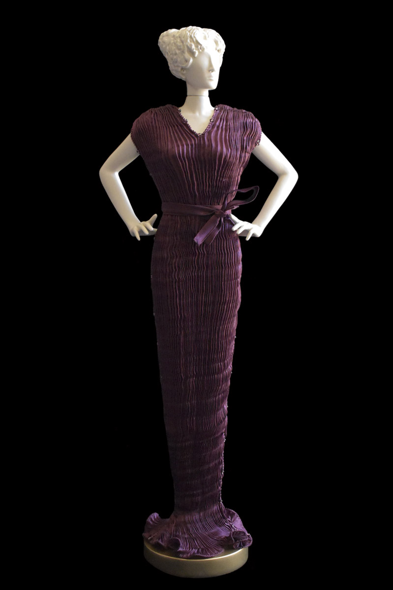 Diva Peggy dark plum collectible fashion doll miniature mannequin - Roman